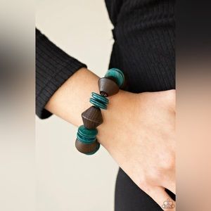 Paparazzi ♥ Bermuda Boardwalk - Blue ♥ Bracelet
NWT 🥳☀️